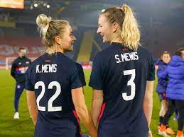 Mewis and her older sister kristie, who attended boston college and played professionally for the boston breakers, began playing youth soccer in hanson. The Mewis Sisters Are Playing Soccer Together Again This Time It S At The Highest Level Fivethirtyeight