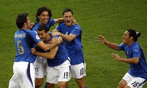 Maybe you would like to learn more about one of these? Zambrotta Con Chiellini E Bonucci Dormiamo Sonni Tranquilli Punto Su Chiesa Nel 2006 Dopo Calciopoli Ilbianconero Com
