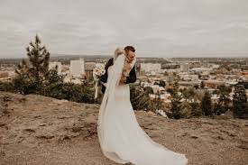 5 Reasons Why You Should Do A First Look In 2020 Washington Wedding Photographer Wedding Photography Bride Seattle Wedding Photographer