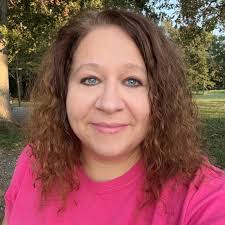 What are some recommended RV parks near Chattanooga, TN, with a nice view  and mountainous terrain?