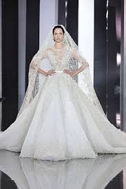 35 Gorgeous Wedding Dresses From The Couture Shows Wedding Dresses Beautiful Wedding Gowns Gorgeous Wedding Dress
