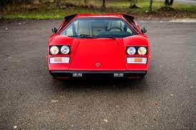 ランボルギーニ・カウンタック（lamborghini countach ）はイタリアのランボルギーニが1974年から1990年にかけて製造した自動車(スーパーカー)である。countachとは、イタリア北西部ピエモンテ地方の方言で「驚いた」を表すcontacc kʊŋˈtɑtʃ (クンタッチ)の綴りを一部改変したものでイタリア語での. ä¸–ç•Œçš„ãƒ­ãƒƒã‚¯ã‚¹ã‚¿ãƒ¼ãŒæ‰€æœ‰ã—ã¦ã„ãŸ å¸Œå°'ãªãƒ©ãƒ³ãƒœãƒ«ã‚®ãƒ¼ãƒ‹ ã‚«ã‚¦ãƒ³ã‚¿ãƒƒã‚¯ Octane Jp Fuelling The Passion è»Šã«æƒ…ç†±ã‚'