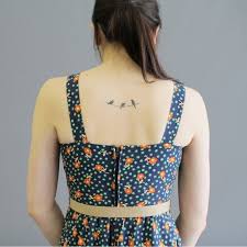 Bird On A Wire Meaning Very Cute And Minimal Back Tattoo Of 3 Good Looking Littler Birds Sitting On A Thin Wire Simple Tattoos Birds Tattoo Tattoos
