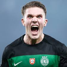 🚨Manchester United are BACK in pole position to sign Victor Gyokeres. He  is ready to reunite with his former manager Ruben Amorim at Old Trafford.  [@DailyMirror]