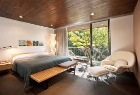 With a modern bedroom, stick to furnishings with clean lines, whether it's a small round mirror hung on the wall or a geometric rug pattern. Montecito Midcentury Master Bedroom Mid Century Schlafzimmer Santa Barbara Von Allen Construction Houzz