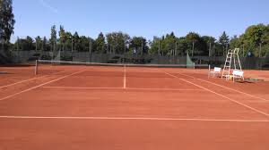 Okamžitě po rozehrání získala slavia míč a snaží se plzeň zatlačit. Tk Slavia Plzen Tennis Courts Map Directory