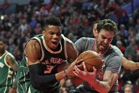 6 июля 1980 | 41 год. Pau Gasol Giannis Antetokounmpo Pictures Photos Images Zimbio