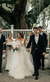 Fashion Blogger Caitlin Covington And Her Beautiful Southern Wedding At The Governor T Southern Wedding Dresses Catholic Wedding Dresses Wedding Dress Keepsake