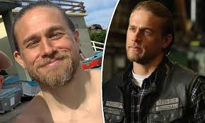 If you were watching sons of anarchy you likely caught this brief cameo from carmelo anthony as a random bad guy. Sons Of Anarchy Star Charlie Hunnam Smiles For A Selfie With A Fan In Sydney Daily Mail Online