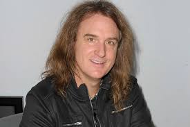 Todos nascemos sem roupa. Vergonha do quê?”: David Ellefson quebra o  silêncio sobre o escândalo que o levou a ser expulso dos Megadeth