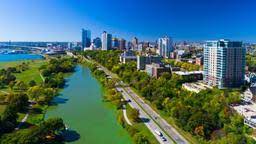 Milwaukee) είναι η μεγαλύτερη πόλη στην αμερικανική πολιτεία ουισκόνσιν, 28η πιο πολυπληθής πόλη των ηπα και 39η πιο πολυπληθής περιοχή των ηπα. Milgoyoki Katalogos 3enodoxeiwn Kayak