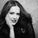 Eva Klin's Instagram, Twitter & Facebook