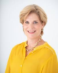 Robyn Kress's Instagram, Twitter & Facebook