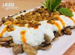 Yogurtlu Cevizli Mantar Salatasi Leziz Yemeklerim Yemek Tarifi Leziz Yemek Yemek Yemek Tarifleri