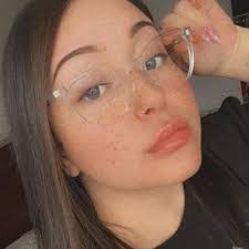 Ashley Rude's Instagram, Twitter & Facebook