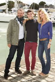 Sa famille, sa carrière, ses passions… la star de demain nous appartient se dévoile (photos). Alexandre Brasseur Clement Remiens Ingrid Chauvin De La Serie Demain Nous Appartient Photocall Lors Du 19eme Festival De La Fiction Tv De La Rochelle C Chri Purepeople
