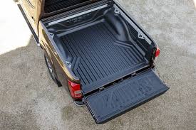 Np300 double cabine à partir de 2016. Nissan Navara Ce Pick Up A Plus De 45 Tours Sur Son Plateau Automobile