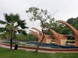 Taman bandaran kelana jaya recreational park, the largest and one of the most well known park in petaling jaya is just across the pedestrian bridge. Taman Bandaran Kelana Jaya Mapio Net