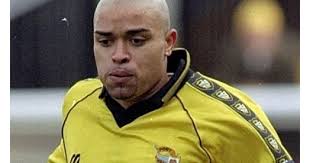 Jeff Minton signs for Ware