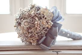 Flower And Brooch Bouquet Diy Diy Brooch Wedding Bouquet Made Of Vintage Family Brooches And Brooch Bouquet Diy Bridal Brooch Bouquet Vintage Bouquet Wedding