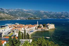 It borders bosnia and herzegovina to the north, serbia to the east, albania to the southeast. Goldgraberstimmung Auf Montenegros Immobilienmarkt Expo Real 2014 Derstandard At Immobilien