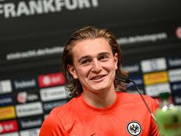 Bis zum ende der saison 2021/22 soll er dort spielpraxis sammeln. Eintracht Neuzugang Ali Akman Ich Bin Ein Kleines Schlitzohr Eintracht