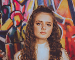 Juli Chan unveils a cover for French legendary song 'Joe Le Taxi'