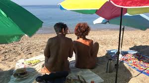 Camping dans les côtes d'armor, les vacances qui donnent le vertige. Le Naturisme A Le Vent En Poupe Dans Le Var