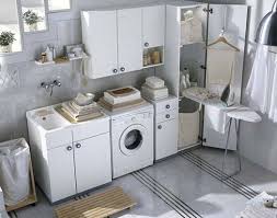 Chi ha detto che una lavanderia non può essere arricchita con mobiletti e complementi d'arredo carini e colorati? Arredare La Lavanderia Arredamento Casa