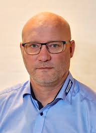 NY SERVICELEDER Vi byder Jens Kirk Oksbjerg velkommen i staben af  medarbejdere hos Carsten Knudsen A/S. Jens er tidligere selvstændig  tømrermester og kommer fra en lignende stilling som byggeleder. Jens skal  fremover