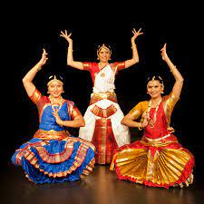 #hwahwai_dance,sridevi dance,#bollywood_dance,how to do easy steps #snack_video. Hire Bollywood Dancers Zurich Indian Folk Dancers Zurich Bollywood Entertainment Zurich