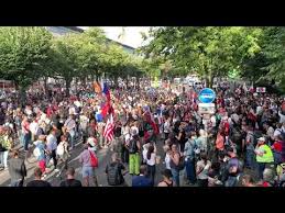 Black burning heart (demo) love is the end (demo) in culture. Berlin Demo Am 29 August 2020 Polizei Eskaliert Vor Der Russischen Botschaft Youtube