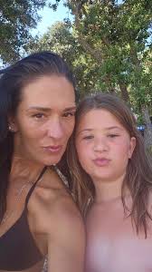 Kam le čas beži pred devetimi leti sem setic mamica postala. Lina neja vse  najbolje za tvoj rođendan dan bodi uvijek vesela in pozitivna punca in  ogromno dječijeg osmijeha ti želi mamica