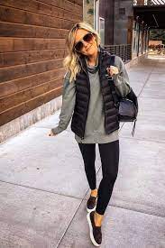 How To Wear Sweatshirt Outfits 15 Fashion Girl Approved Style Tips Fashion Wanderer Cute Outfits With Leggings Outfits With Leggings Casual Winter Outfits
