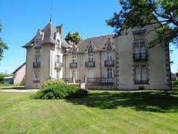8 Bedroom House 3 Bathrooms 10 000m Land For Sale In Vienne France Frenchpropertyportal Com In 2020 French Chateau French Property Chateau