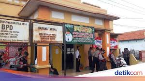Check spelling or type a new query. Foto Bareng Wanita Lain Di Posting Istri Sekdes Di Brebes Ini Didemo