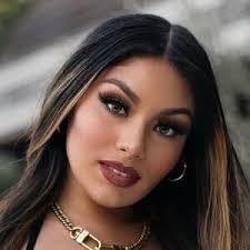 Camille Collier's Instagram, Twitter & Facebook