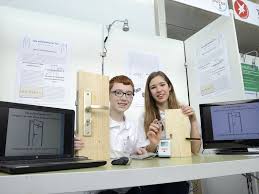 Stolze Jungforscher aus Moers und Kamp-Lintfort