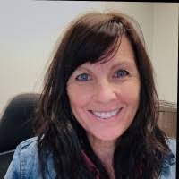 Lisa Navin's Instagram, Twitter & Facebook