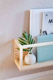 Ab An Die Wand Diy Zeitschriftenhalter Aus Holz Selber Bauen In 2020 Diy Zeitschriftenhalter Zeitschriftenhalter Diy Mobel Bauen
