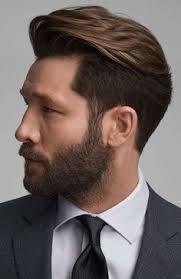 Tagli lunghi che nascondono la mascella. Taglio Uomo Classico