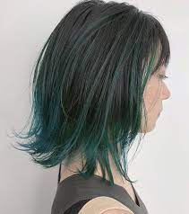 緑 グリーン グラデーションカラー インナーカラー バレイヤージュ アッシュ レイヤー ミディアム ボブ ヘアカラー グリーン ヘアスタイリング 髪 色