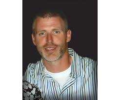 Brett Navarro's Instagram, Twitter & Facebook