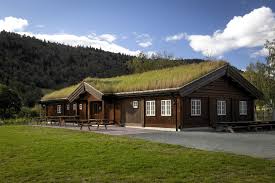 ✨La oss bli litt bedre kjent med Hurundstuggu. Planlegger du en større  feiring eller minnestund eller hva enn du måtte ha behov for, så kan  Hurundstuggu være ett godt alternativ. Romfølelsen i