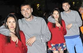 Milli yıldızımız burak yılmaz'ın eşi i̇stem yılmaz, eşinden boşanmak için dava açtı. Istem Yilmaz Burak Yilmaz Cifti Krizi Asti