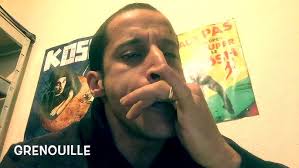 IMITATEUR DE SONS(bébé,voiture, oiseaux, gun, sirène hélico.....)