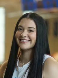 Larissa Howe's Instagram, Twitter & Facebook