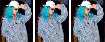 Rihanna's electric hair radiates different shades of blue throughout the video, with the bright turquoise transitioning into a darker blue at the ends. Things You Should Know Rihanna Has Blue Hair Now