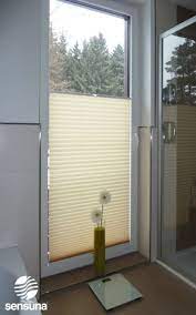 sensuna plissee an einer badezimmer balkontur kundenfoto sensuna pleated blind on a balcony door in the badezimmer ohne fenster balkontur fenster plissee