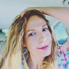 Fun activities for an 8-year-old with a broken arm